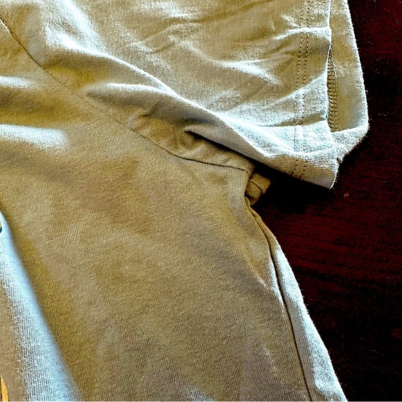 Yellowstone Dutton Ranch Series t-shirt! NWT - Picture 2 of 5